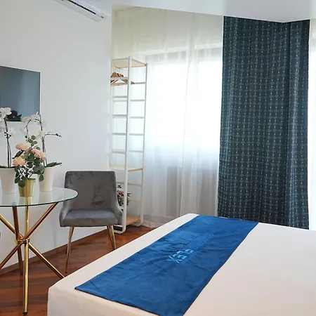 & Premium - Centro - Stazione Bari