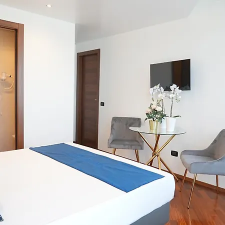 Guest house & Premium - Centro - Stazione 3*